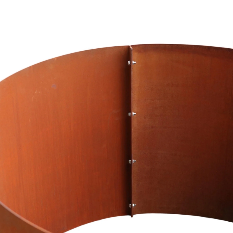 Letto rialzato rotondo in acciaio corten