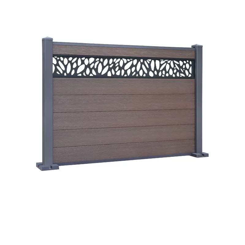 Recinzione in legno e plastica composita